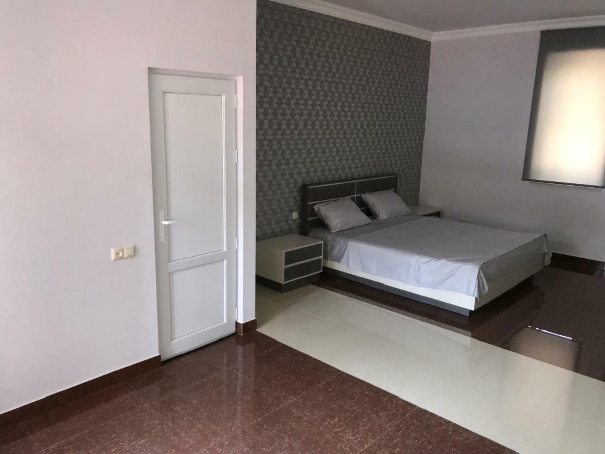 Liko Hostel Yerevan Exterior photo