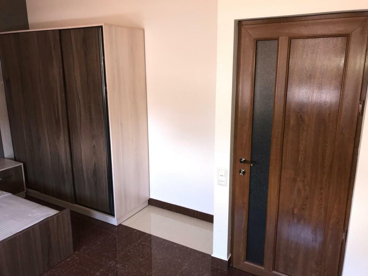 Liko Hostel Yerevan Exterior photo